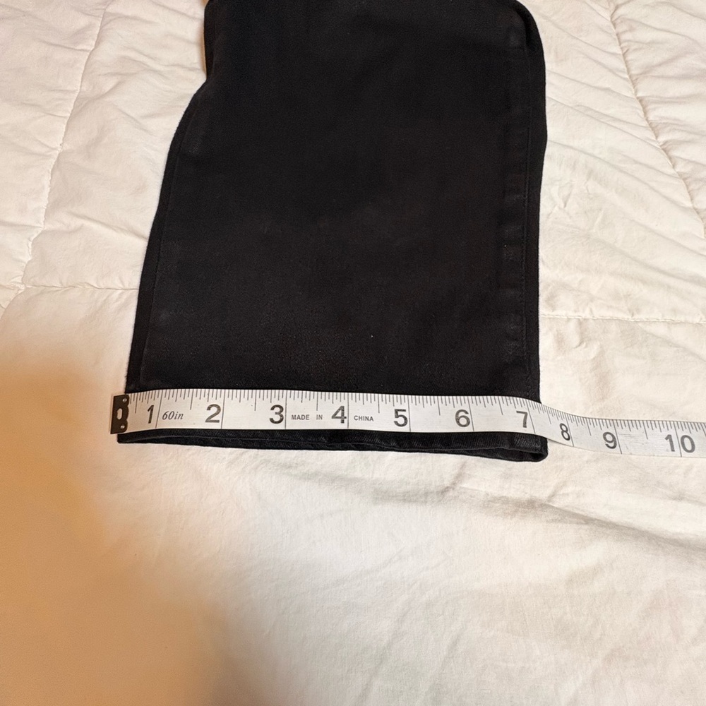 Good American Women’s Black Highrise Jeans Size 26, 28.5”Inseam - Picture 7 of 13